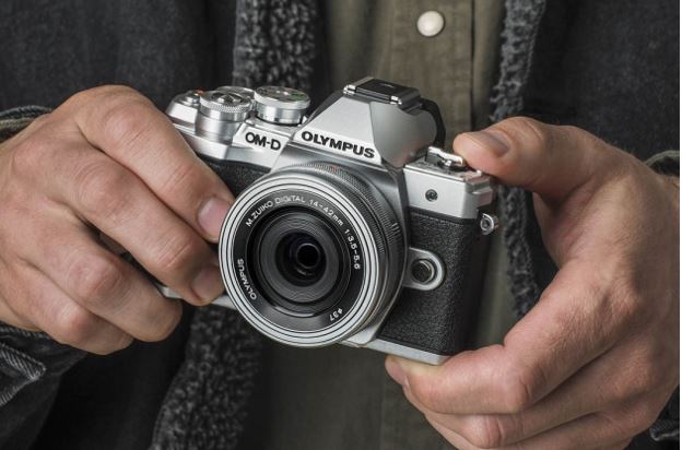 Olympus O-MD E-M10 III